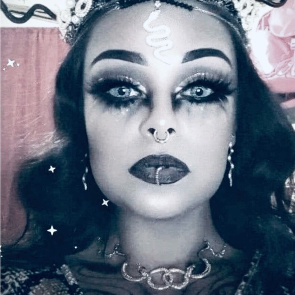 Auryn Gold Snakes Ouroboros Neverending Story Medusa Endless Knot Witch Necklace - Picture 8 of 15